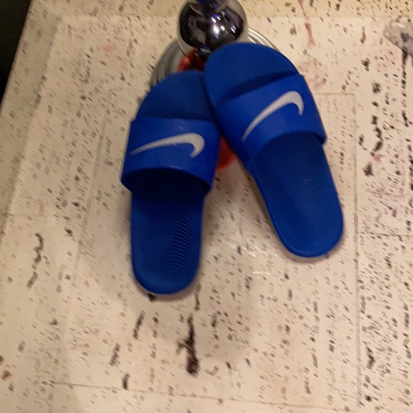 Nike ~ KAWA SLIDE SANDALS - Picture 2 of 4